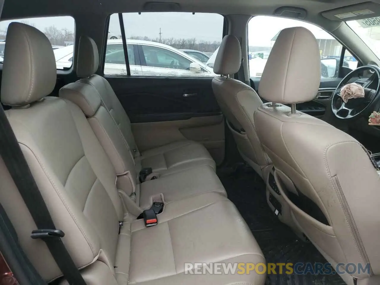 11 Photograph of a damaged car 5FNYF6H41KB016501 HONDA PILOT 2019