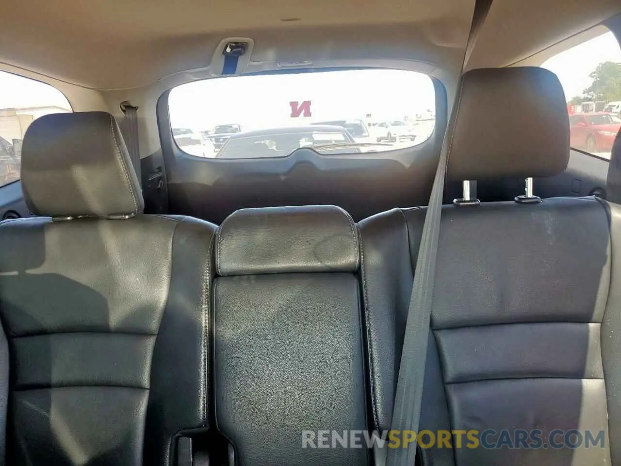 10 Photograph of a damaged car 5FNYF6H46KB032113 HONDA PILOT 2019