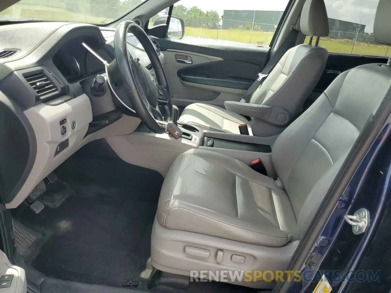 7 Photograph of a damaged car 5FNYF6H47KB017958 HONDA PILOT 2019