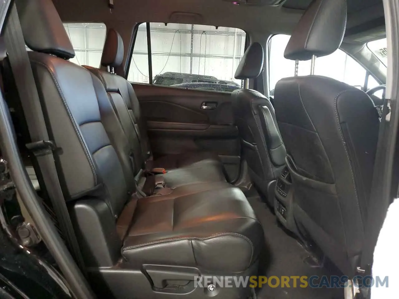11 Photograph of a damaged car 5FNYF6H48KB031707 HONDA PILOT 2019