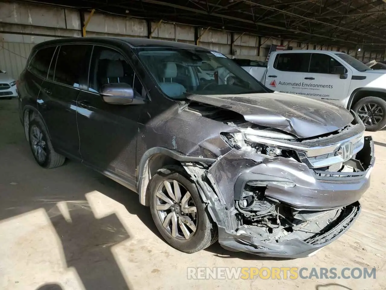 4 Photograph of a damaged car 5FNYF6H50KB058778 HONDA PILOT 2019