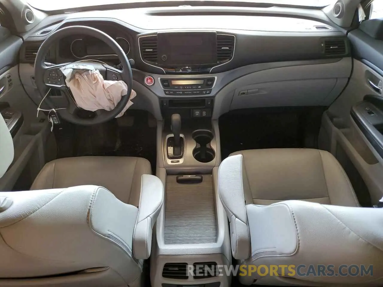 8 Photograph of a damaged car 5FNYF6H50KB058778 HONDA PILOT 2019