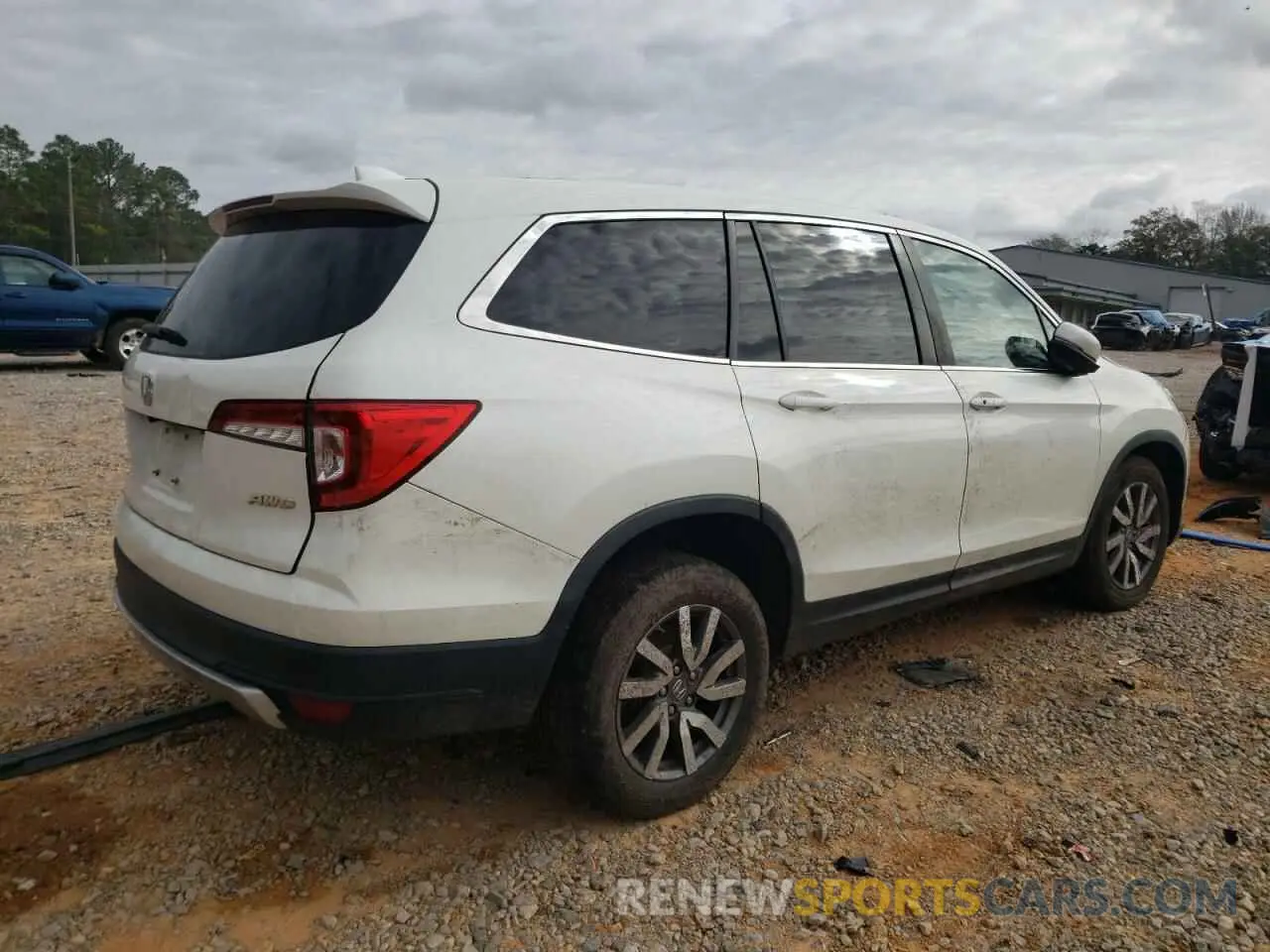 3 Photograph of a damaged car 5FNYF6H51KB046154 HONDA PILOT 2019