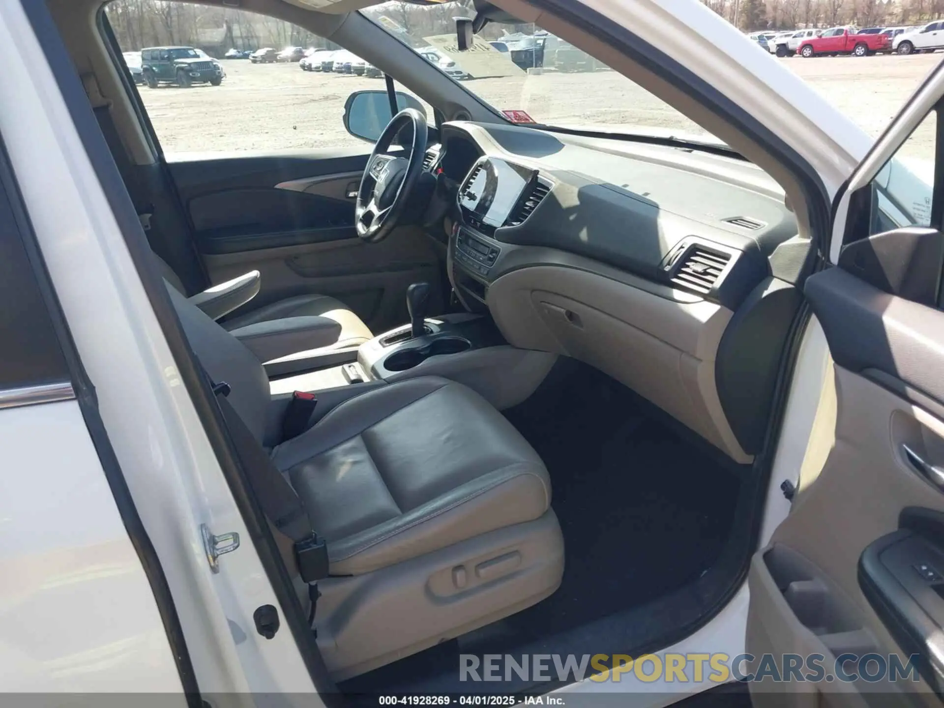 5 Фотография поврежденного автомобиля 5FNYF6H51KB052648 HONDA PILOT 2019