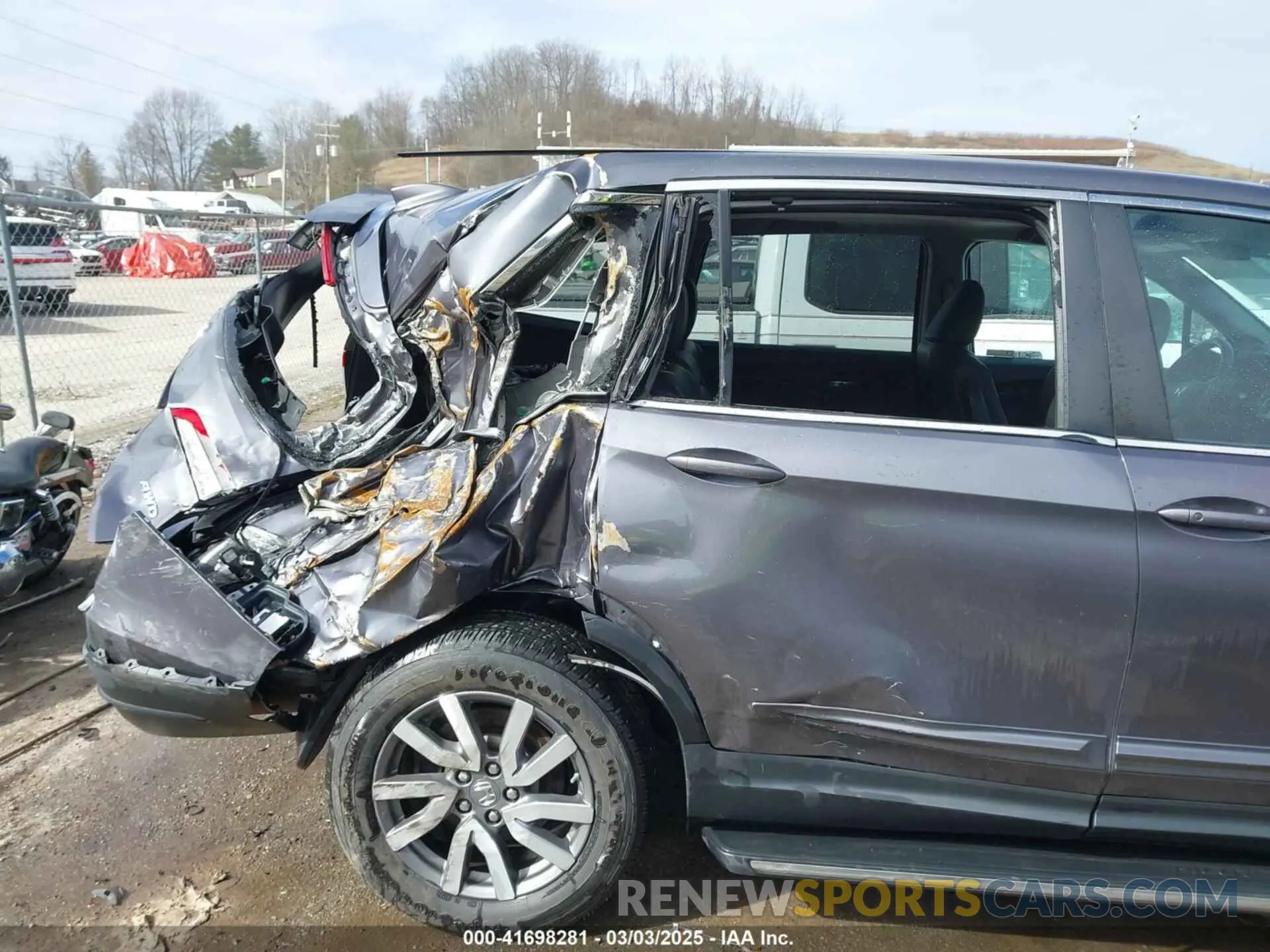17 Фотография поврежденного автомобиля 5FNYF6H52KB013373 HONDA PILOT 2019