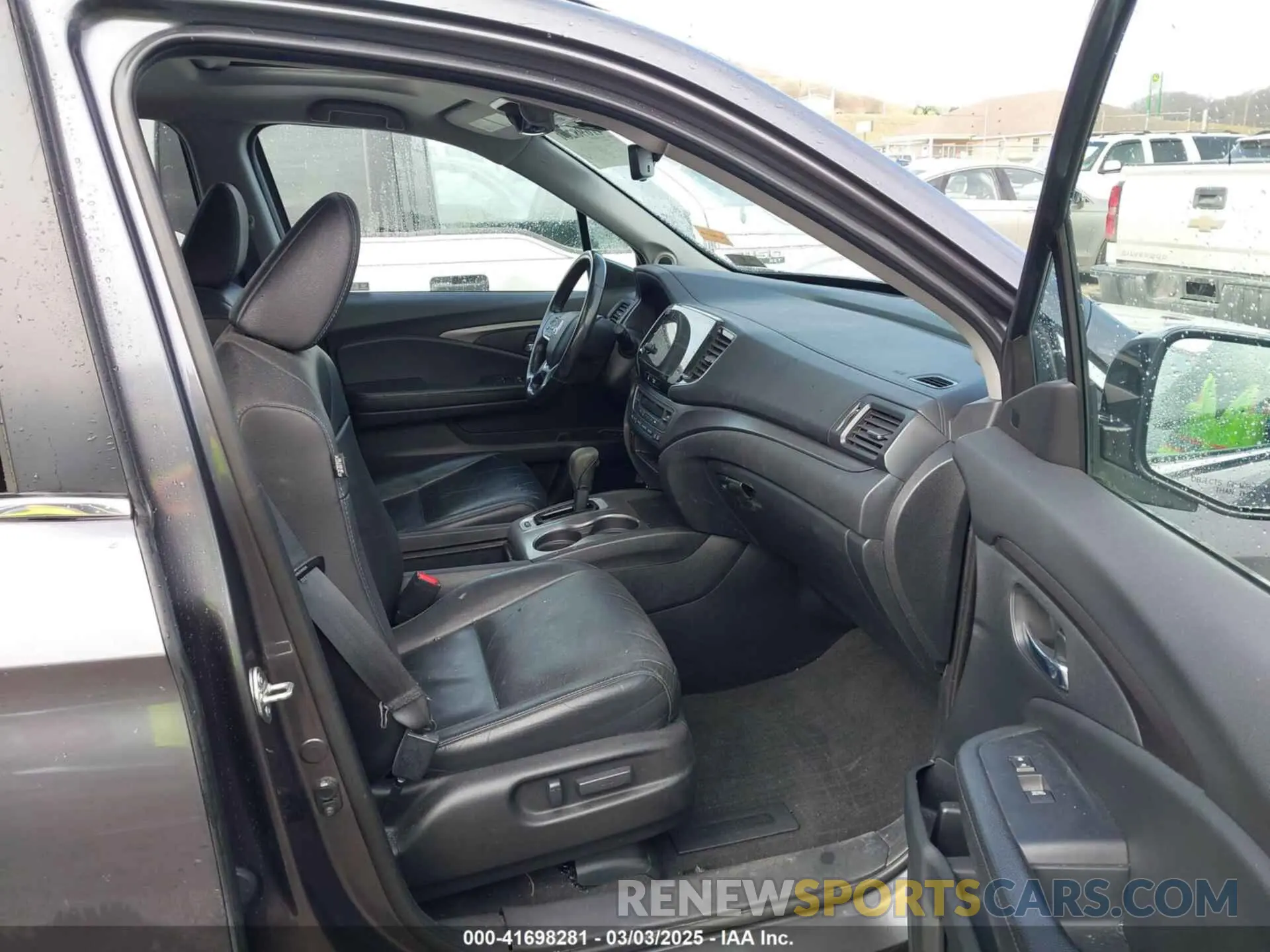 5 Фотография поврежденного автомобиля 5FNYF6H52KB013373 HONDA PILOT 2019