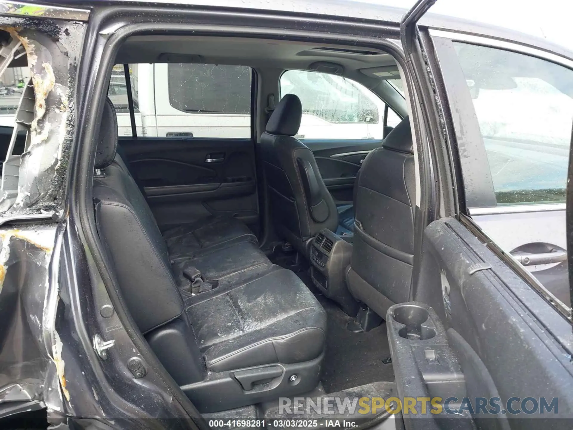 8 Фотография поврежденного автомобиля 5FNYF6H52KB013373 HONDA PILOT 2019