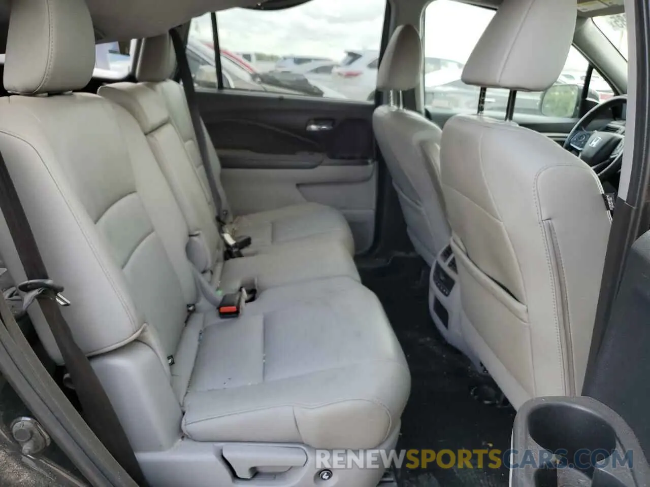 11 Photograph of a damaged car 5FNYF6H52KB030450 HONDA PILOT 2019
