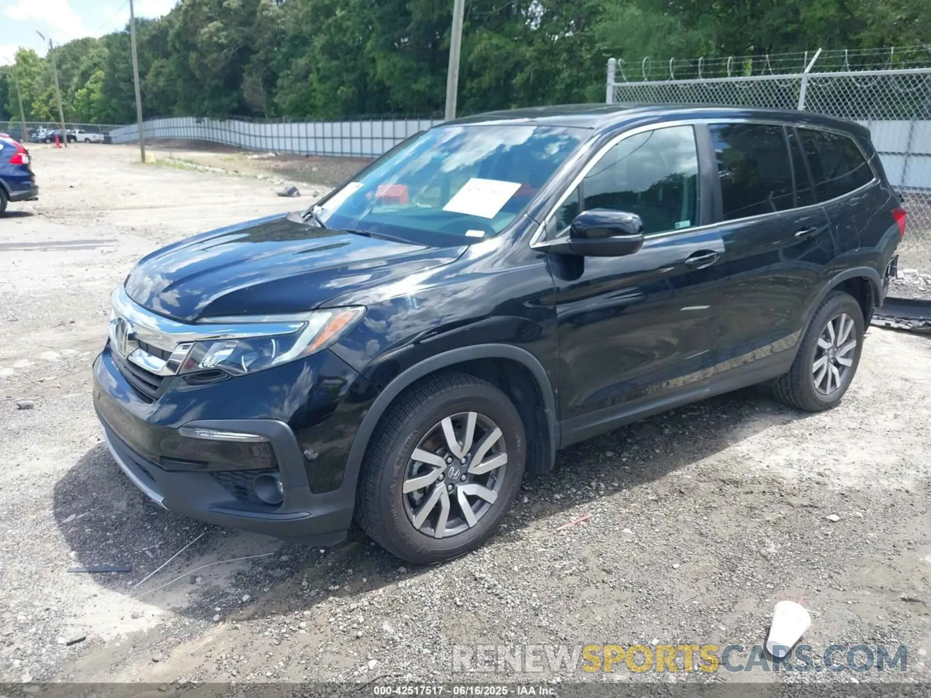 2 Photograph of a damaged car 5FNYF6H52KB067868 HONDA PILOT 2019