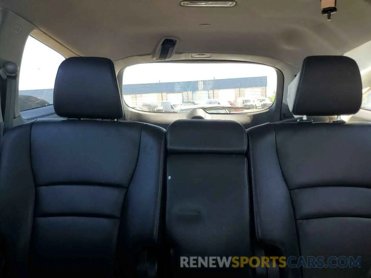 10 Photograph of a damaged car 5FNYF6H53KB092083 HONDA PILOT 2019