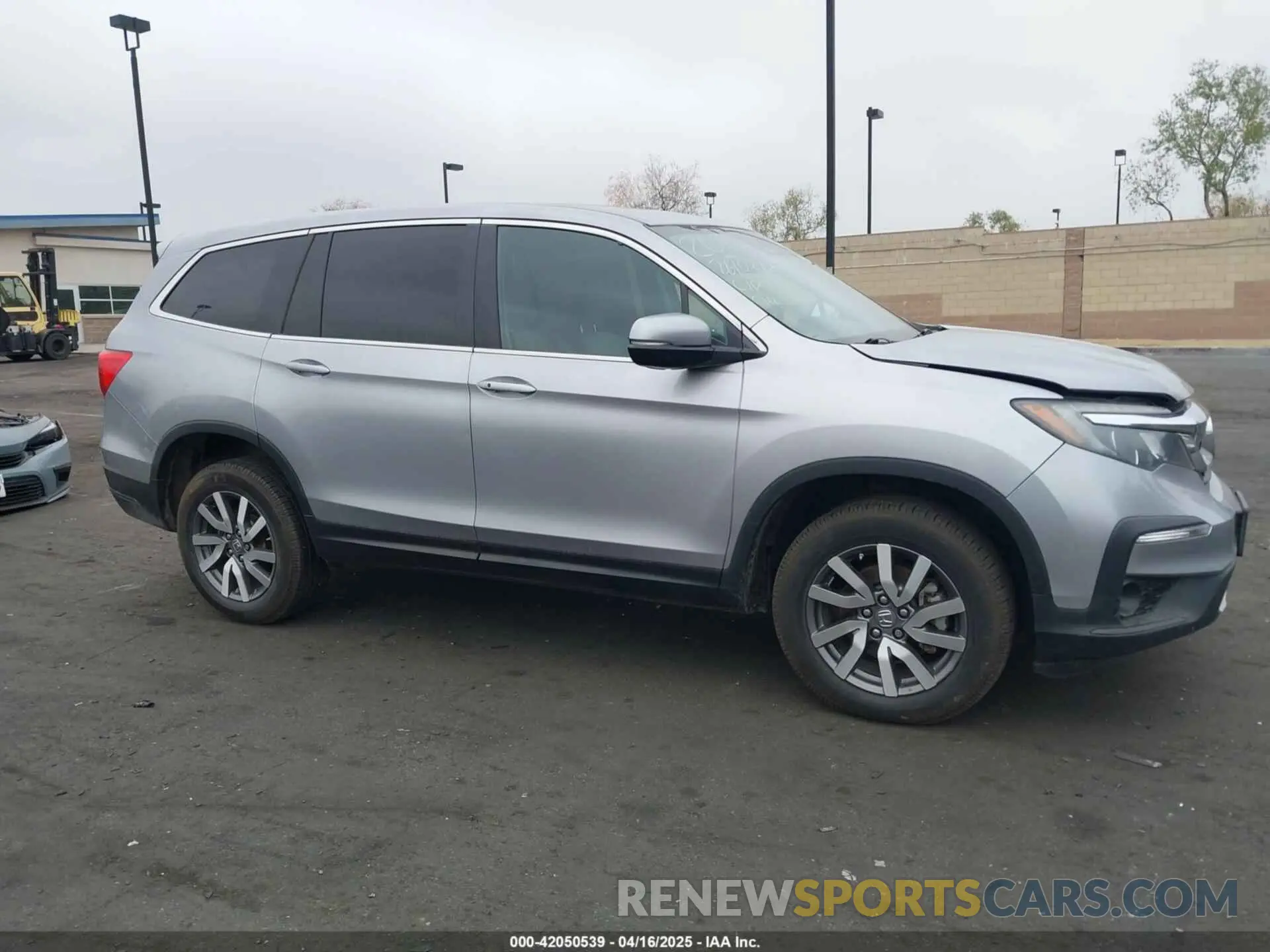 14 Photograph of a damaged car 5FNYF6H54KB055687 HONDA PILOT 2019