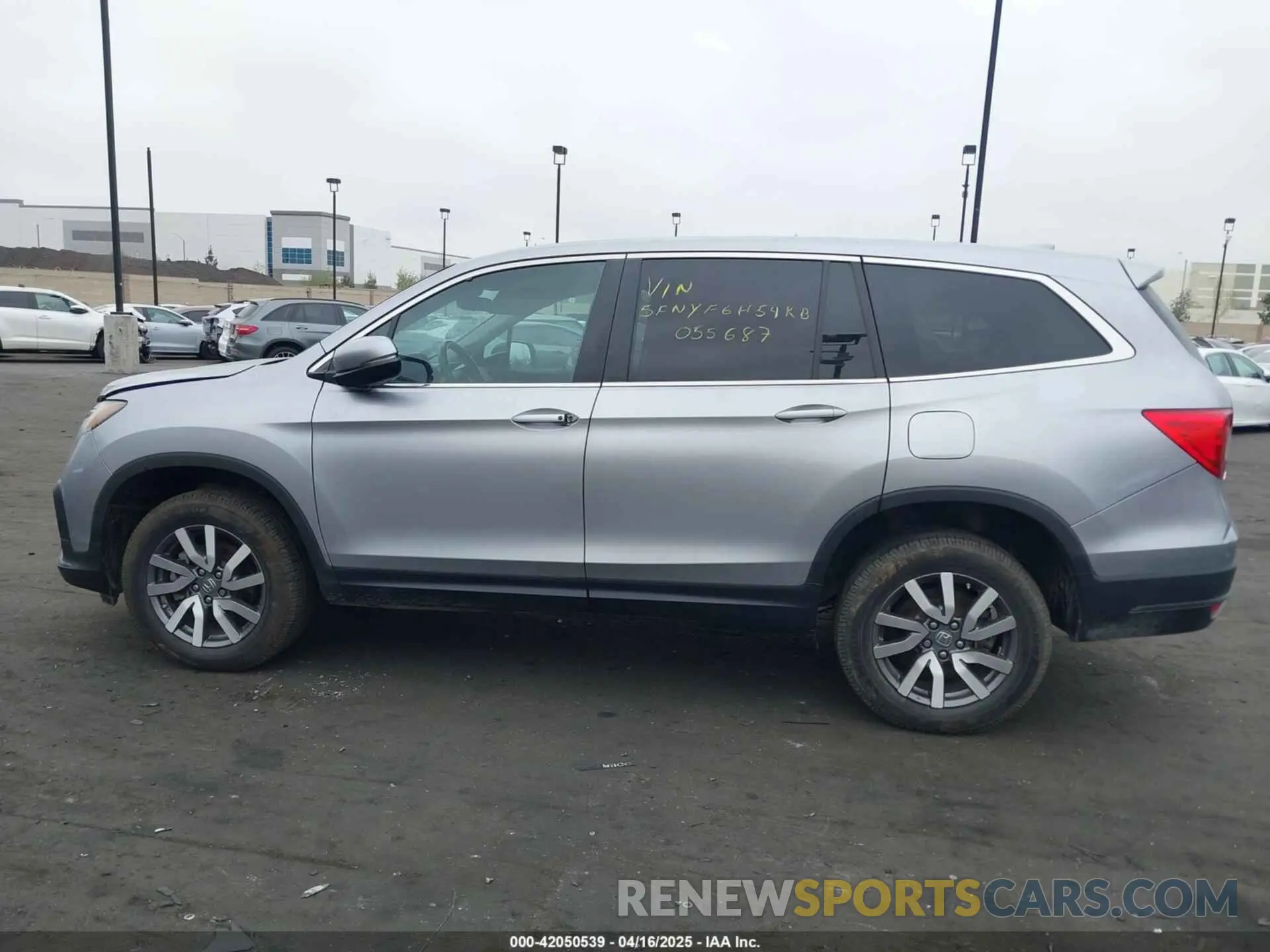 15 Photograph of a damaged car 5FNYF6H54KB055687 HONDA PILOT 2019