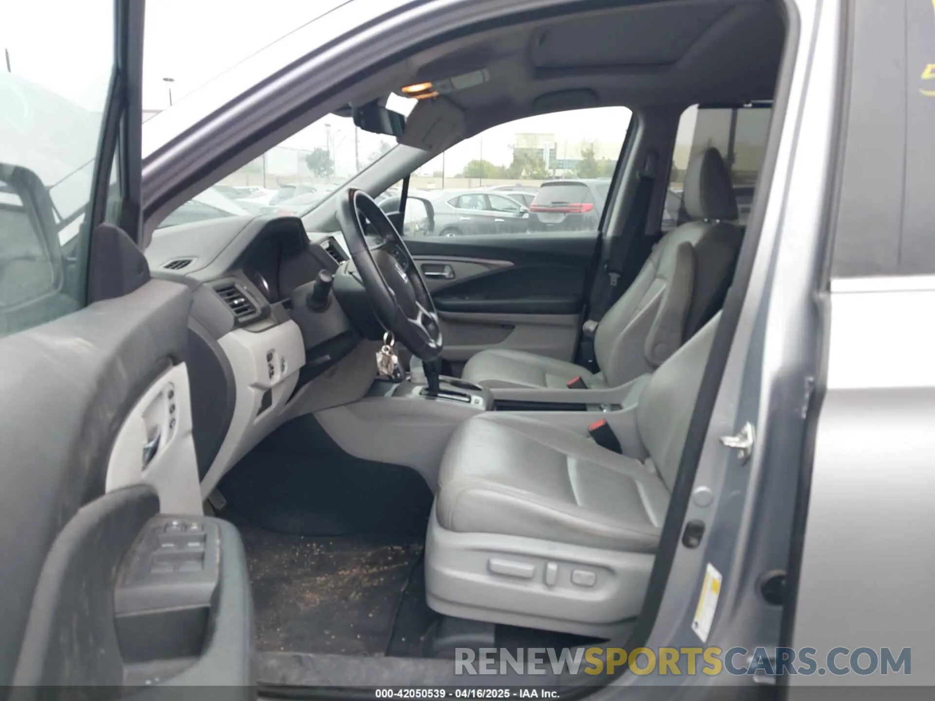 5 Photograph of a damaged car 5FNYF6H54KB055687 HONDA PILOT 2019