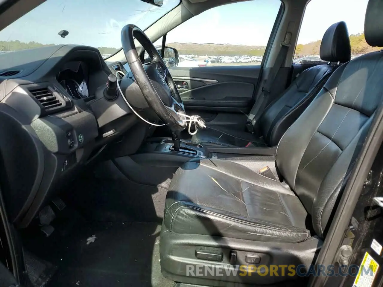 7 Photograph of a damaged car 5FNYF6H54KB100966 HONDA PILOT 2019