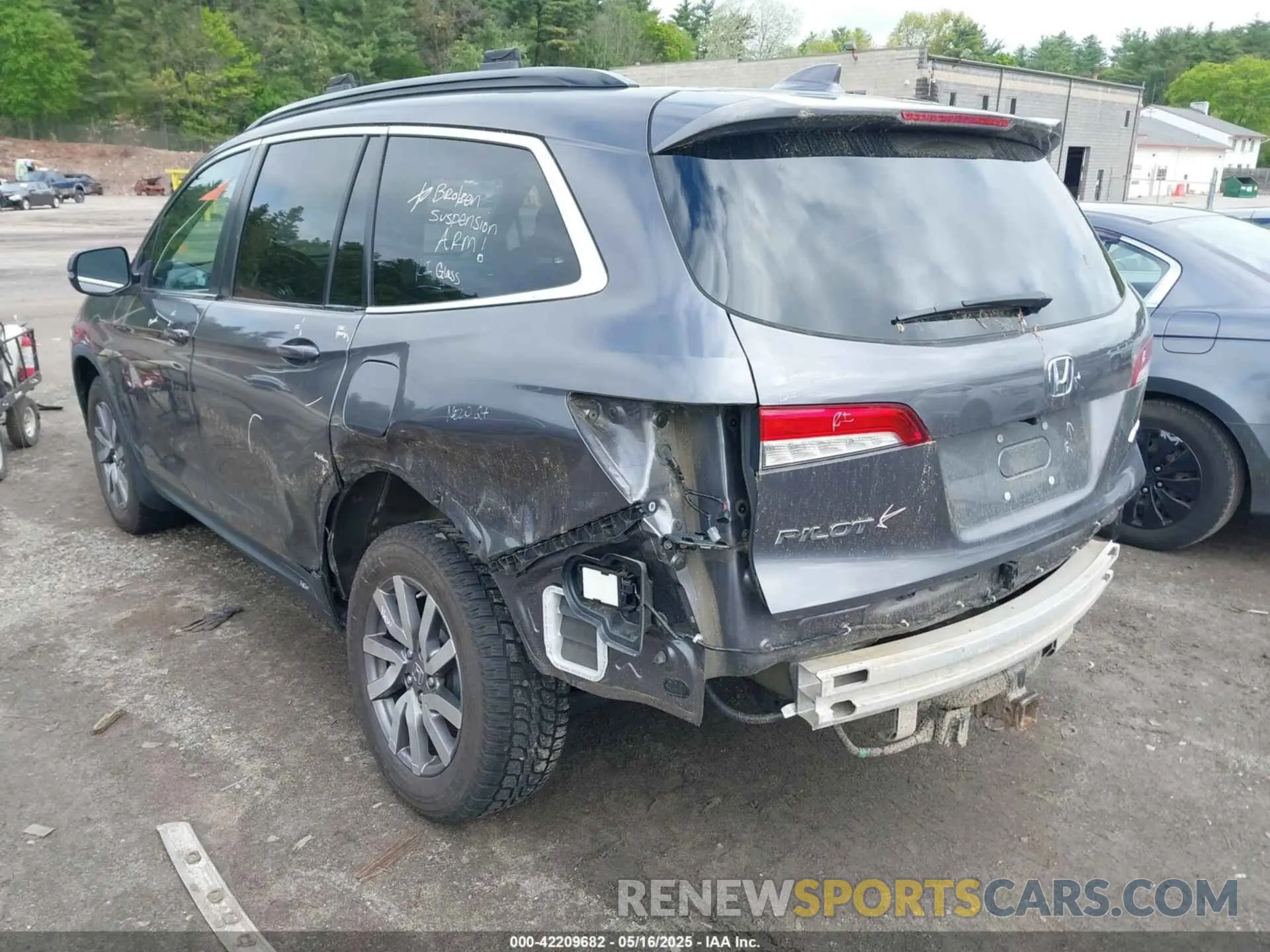 3 Фотография поврежденного автомобиля 5FNYF6H55KB010807 HONDA PILOT 2019