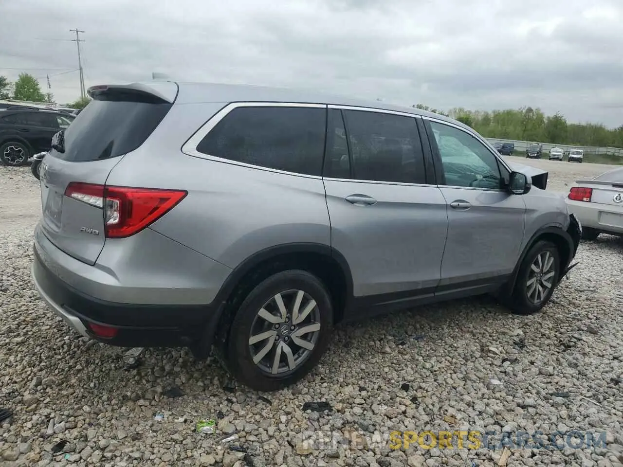 3 Photograph of a damaged car 5FNYF6H55KB049302 HONDA PILOT 2019