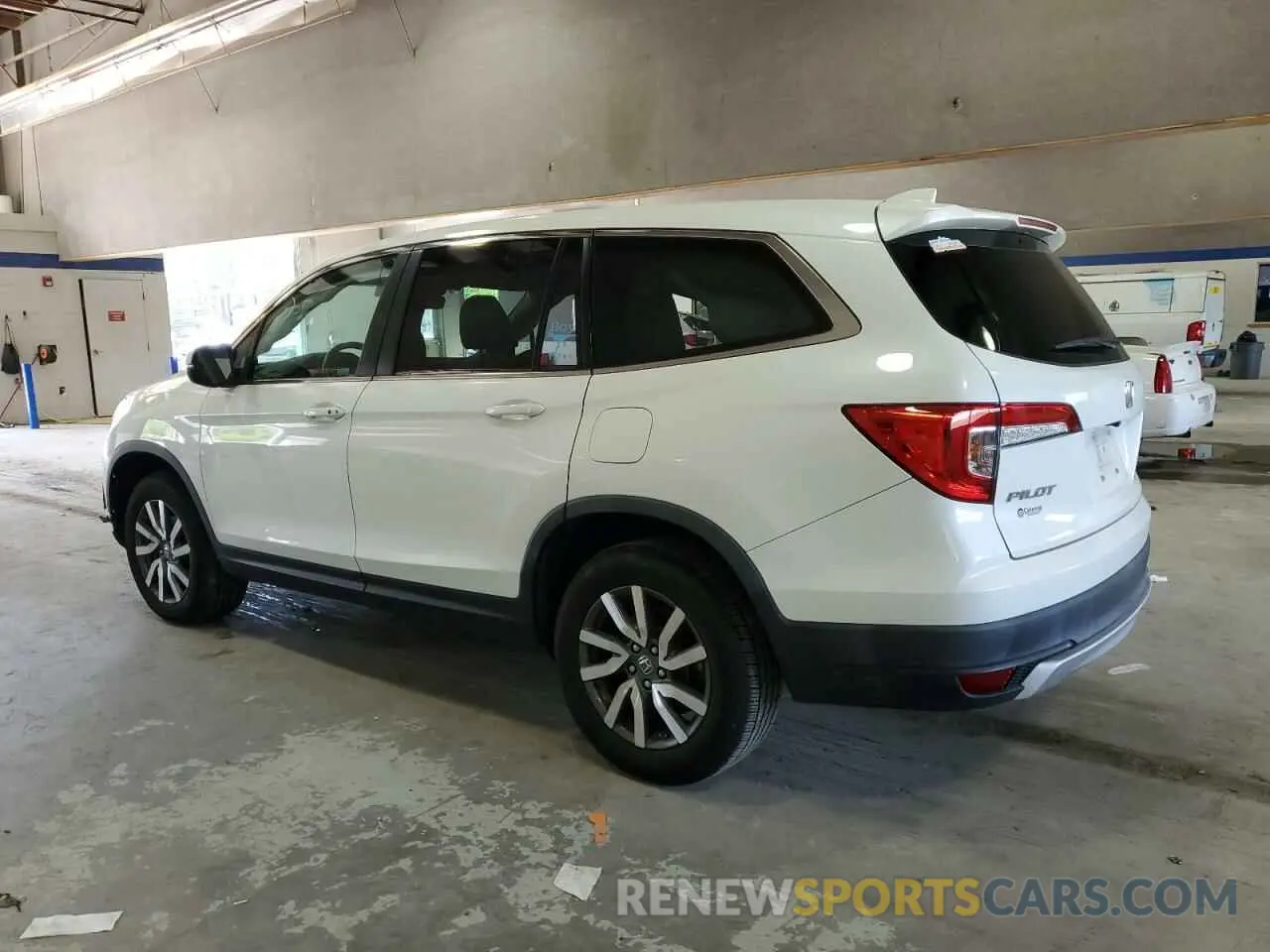 2 Photograph of a damaged car 5FNYF6H55KB080078 HONDA PILOT 2019