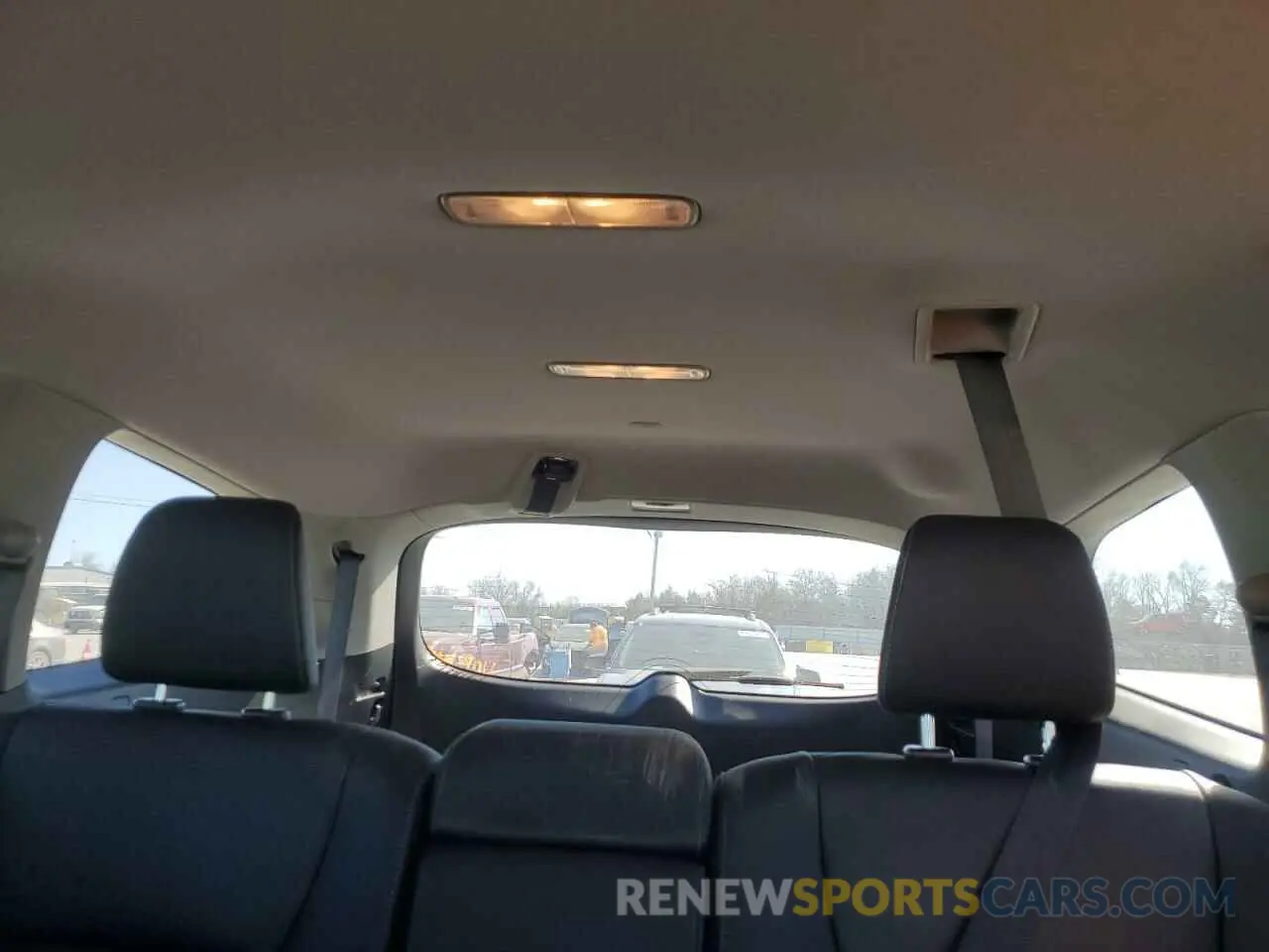 10 Photograph of a damaged car 5FNYF6H56KB101102 HONDA PILOT 2019