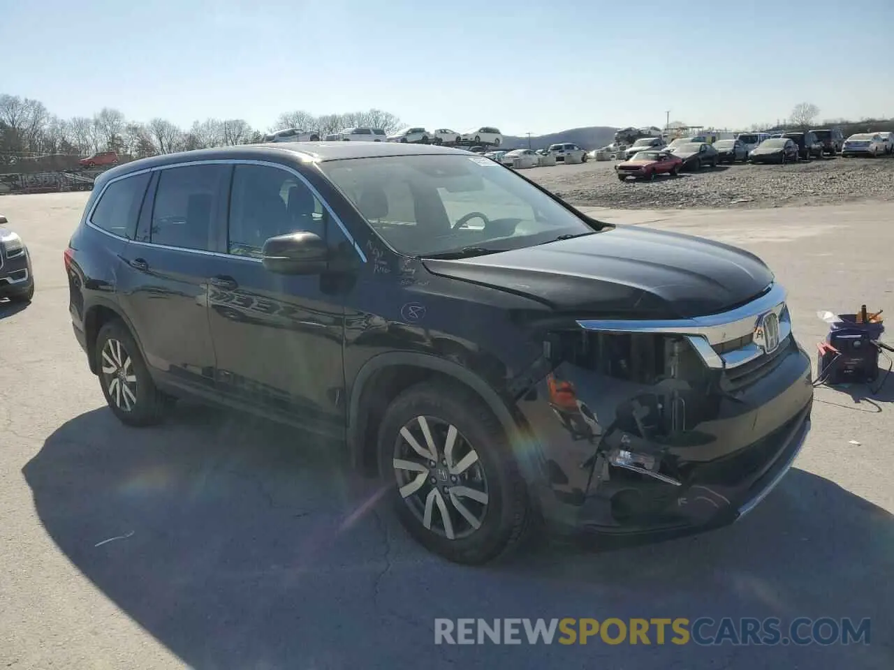 4 Photograph of a damaged car 5FNYF6H56KB101102 HONDA PILOT 2019