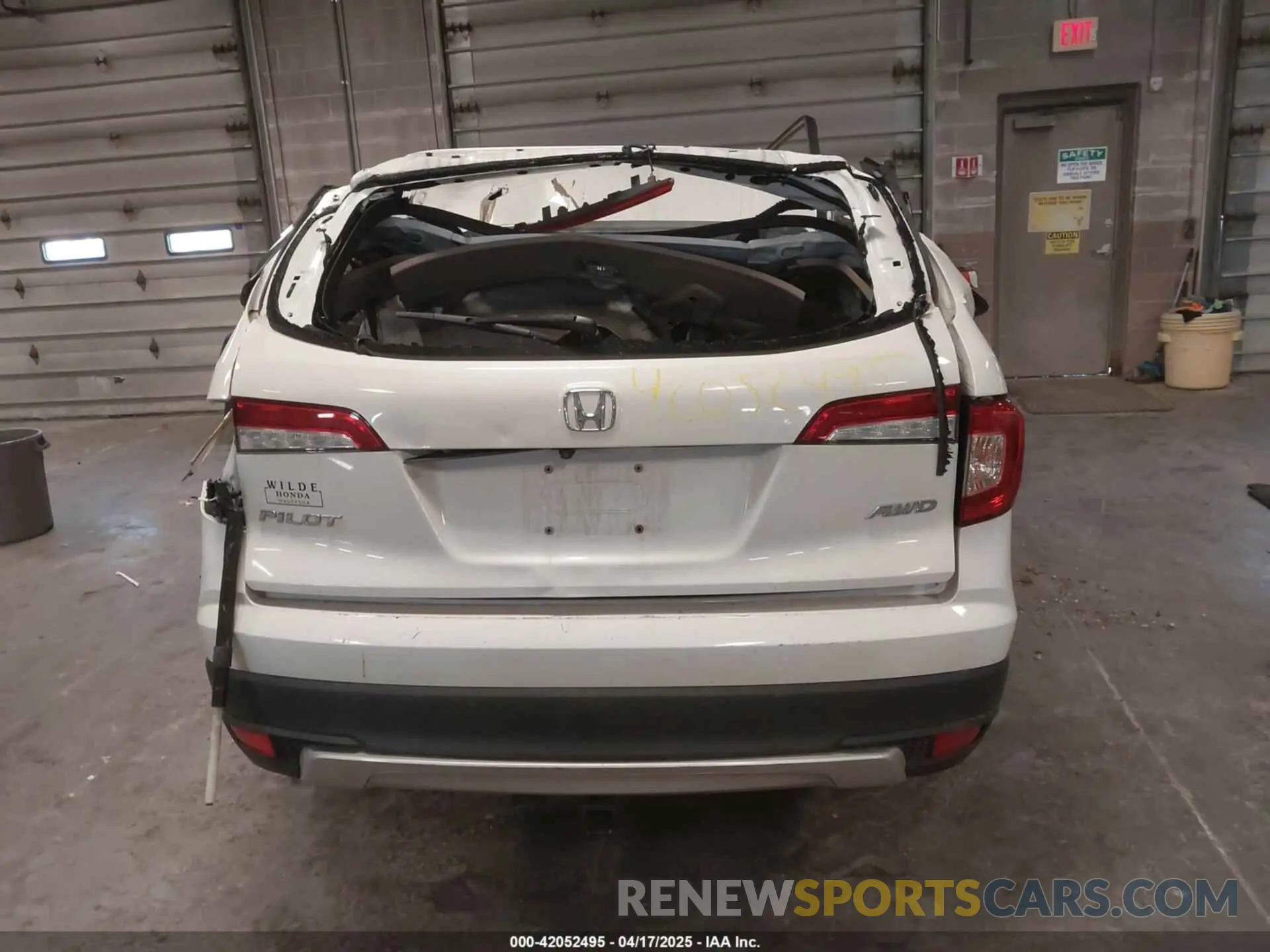 16 Photograph of a damaged car 5FNYF6H57KB050130 HONDA PILOT 2019