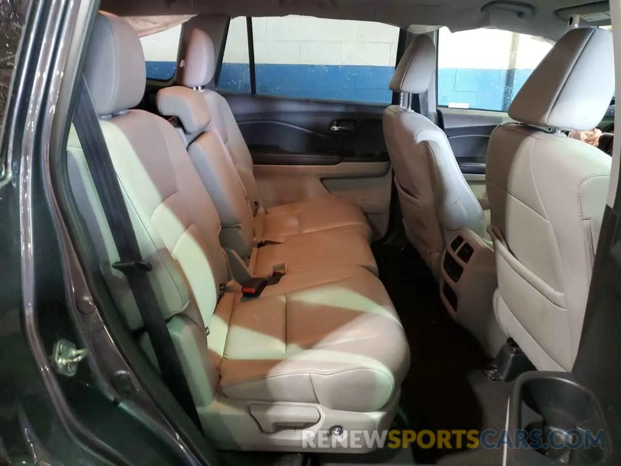 11 Фотография поврежденного автомобиля 5FNYF6H58KB079376 HONDA PILOT 2019