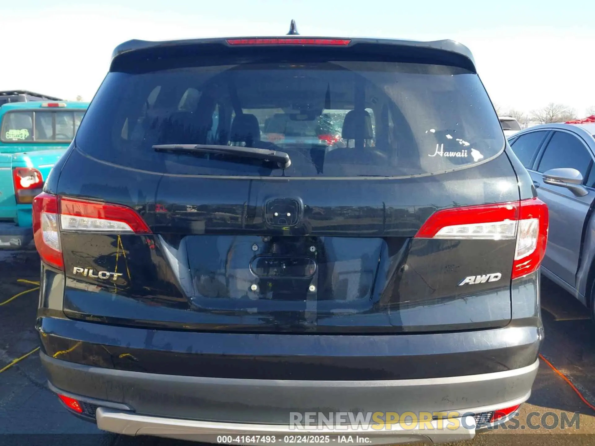 16 Photograph of a damaged car 5FNYF6H5XKB064815 HONDA PILOT 2019