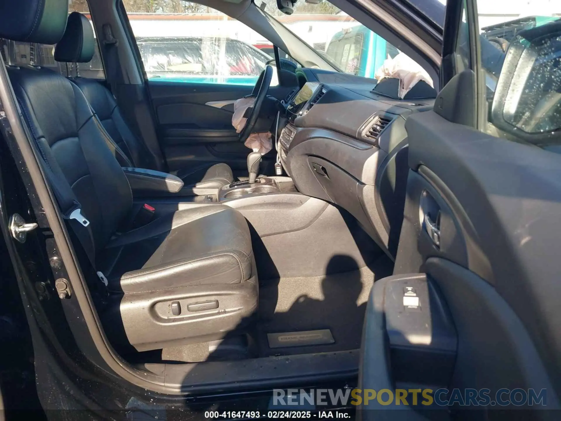 5 Photograph of a damaged car 5FNYF6H5XKB064815 HONDA PILOT 2019