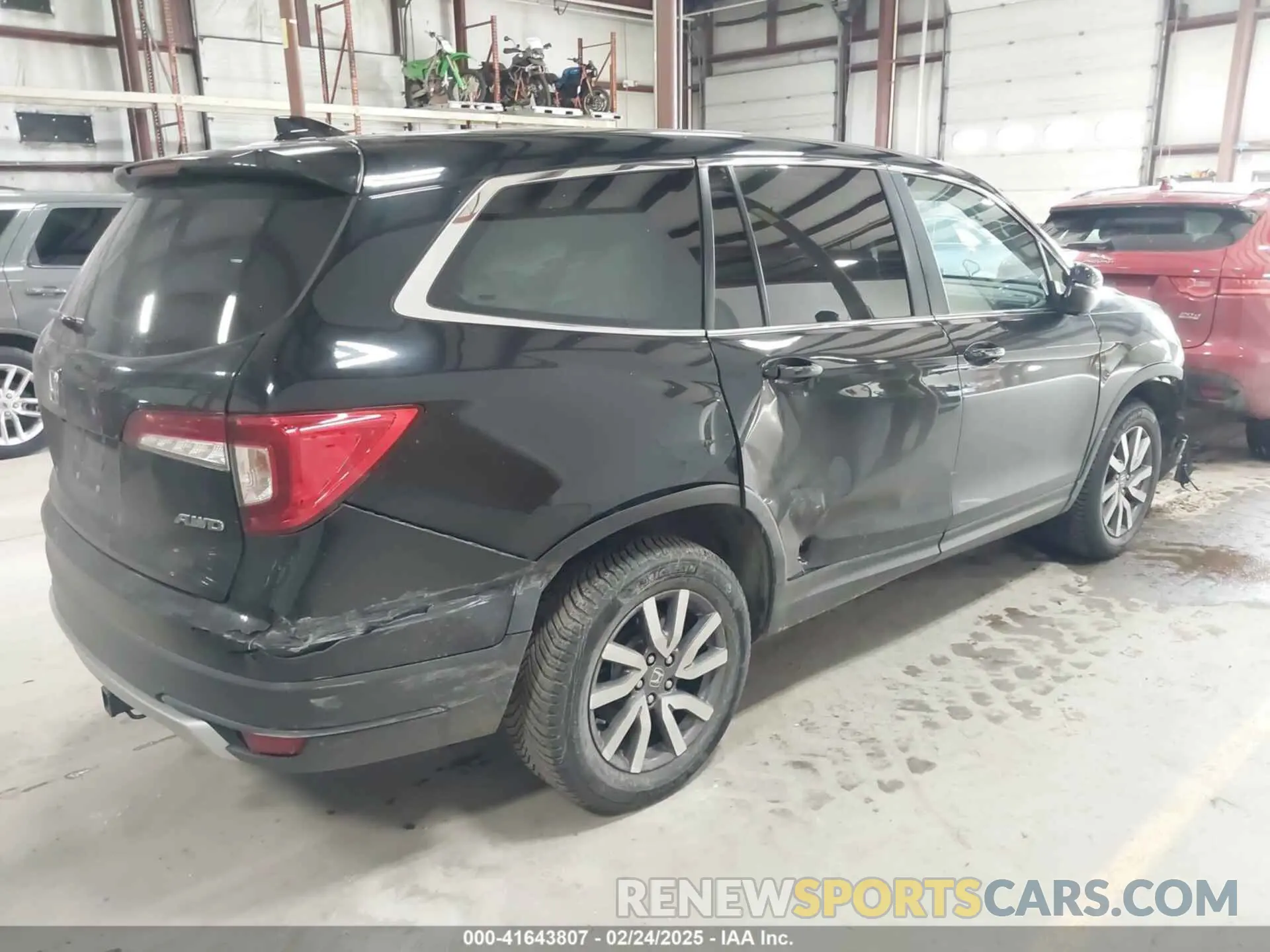 4 Photograph of a damaged car 5FNYF6H5XKB067858 HONDA PILOT 2019