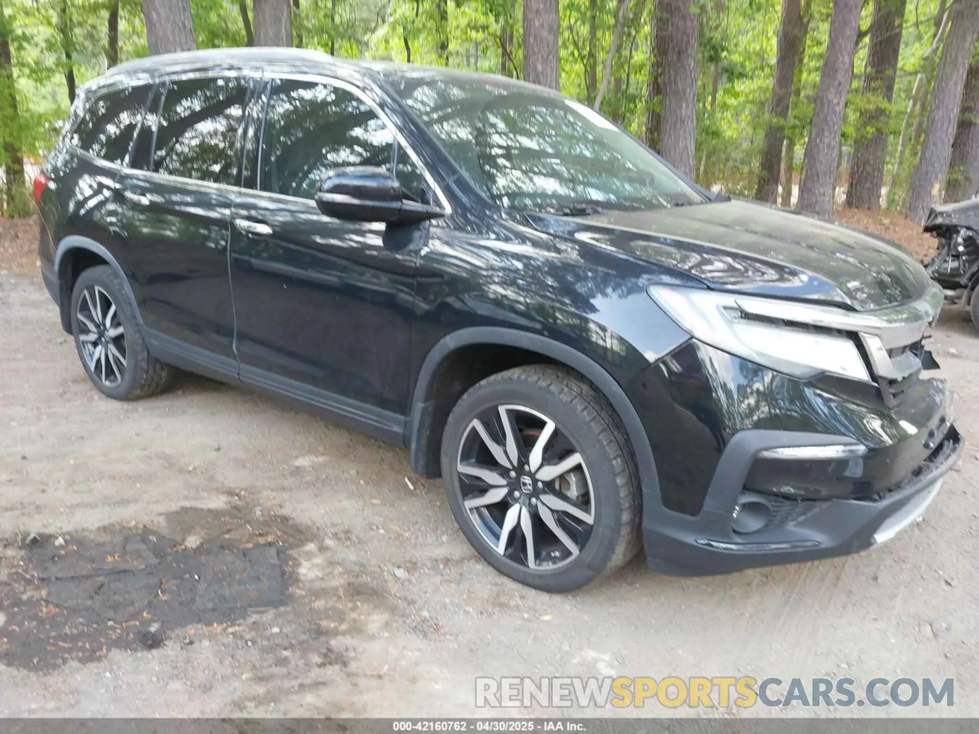 1 Photograph of a damaged car 5FNYF6H60KB030990 HONDA PILOT 2019