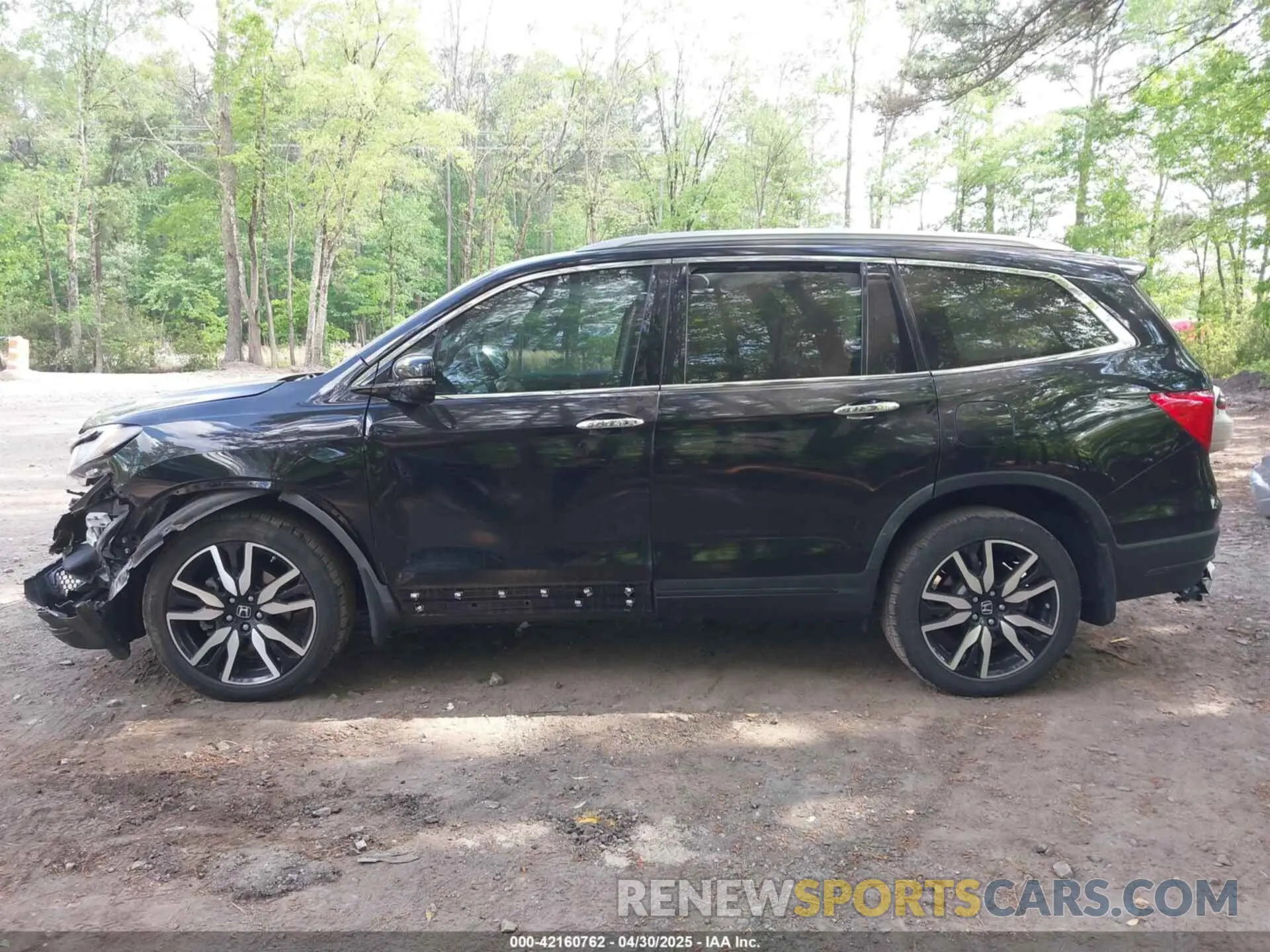 14 Photograph of a damaged car 5FNYF6H60KB030990 HONDA PILOT 2019