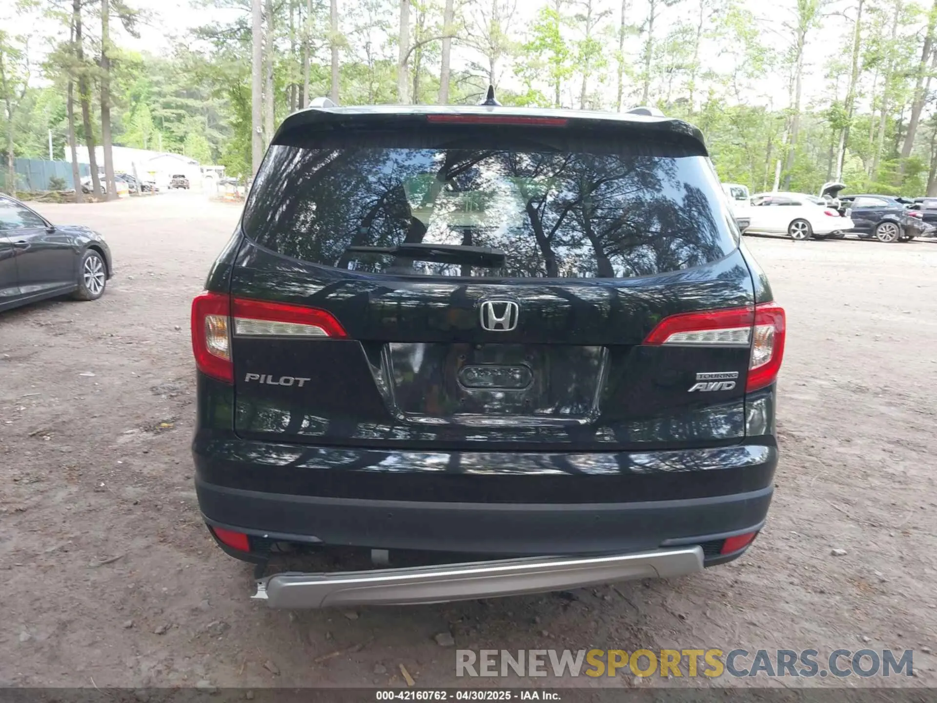 16 Photograph of a damaged car 5FNYF6H60KB030990 HONDA PILOT 2019
