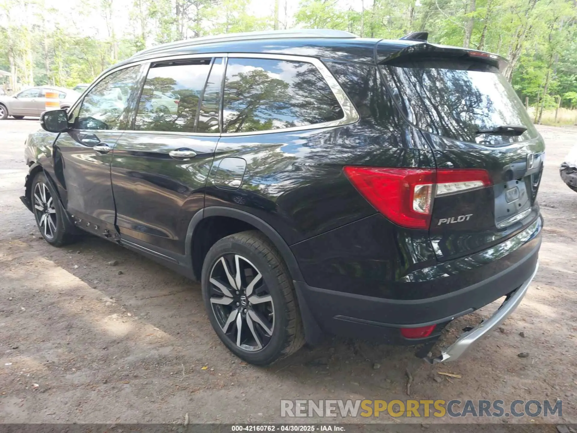 3 Photograph of a damaged car 5FNYF6H60KB030990 HONDA PILOT 2019
