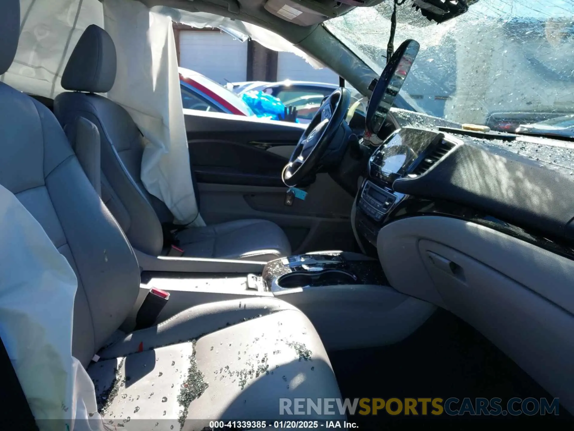 5 Photograph of a damaged car 5FNYF6H60KB038846 HONDA PILOT 2019