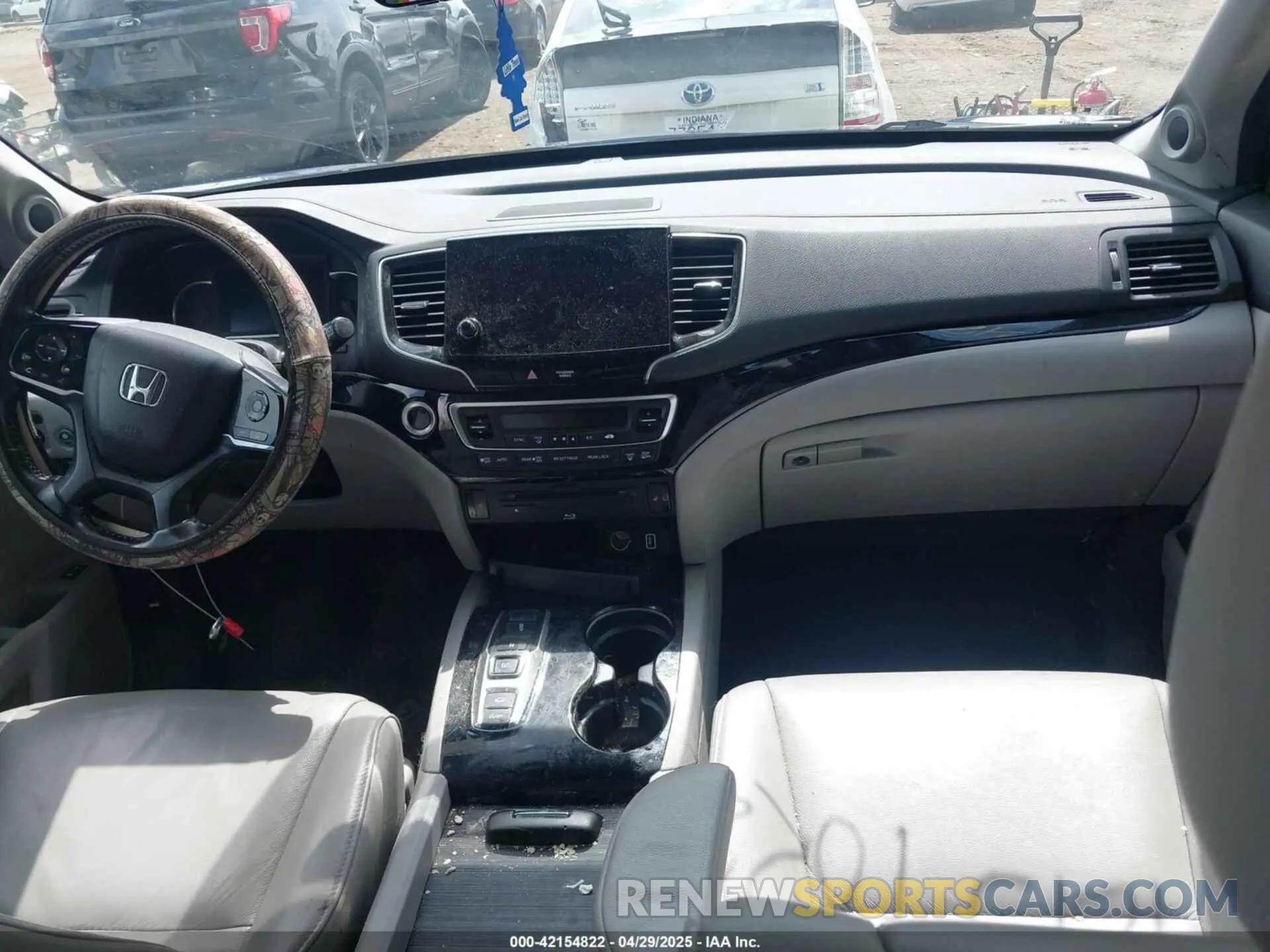 5 Photograph of a damaged car 5FNYF6H63KB000365 HONDA PILOT 2019