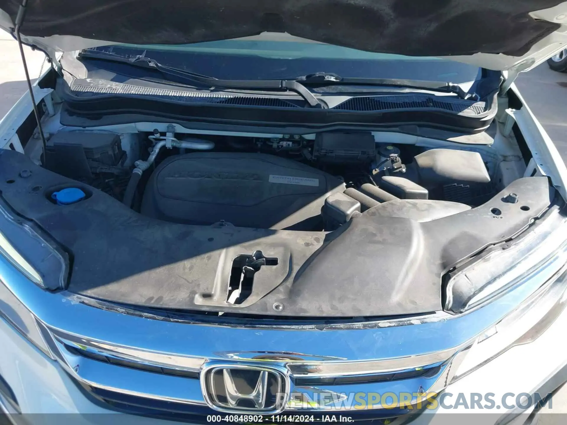 10 Photograph of a damaged car 5FNYF6H64KB039840 HONDA PILOT 2019