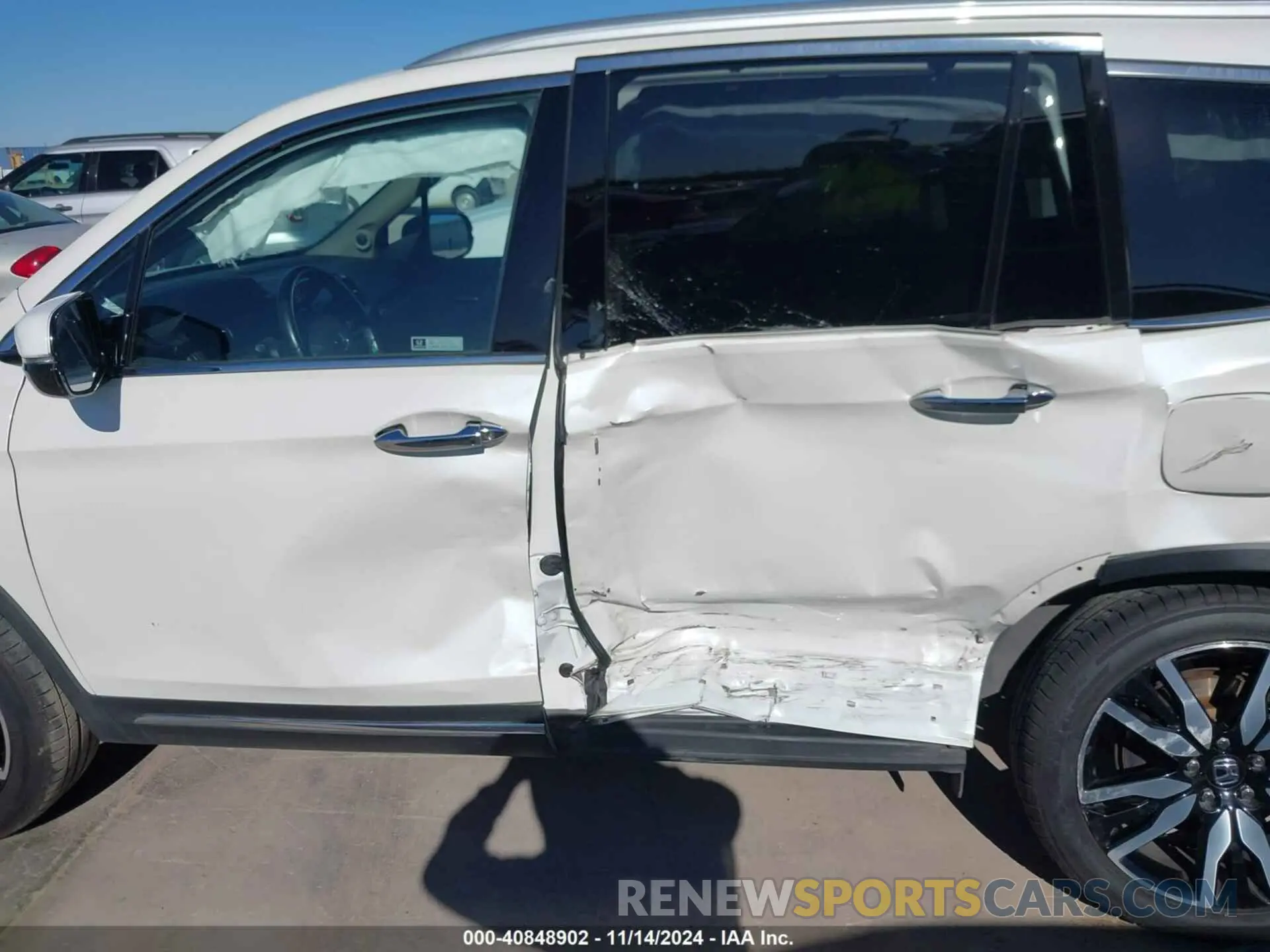 14 Photograph of a damaged car 5FNYF6H64KB039840 HONDA PILOT 2019
