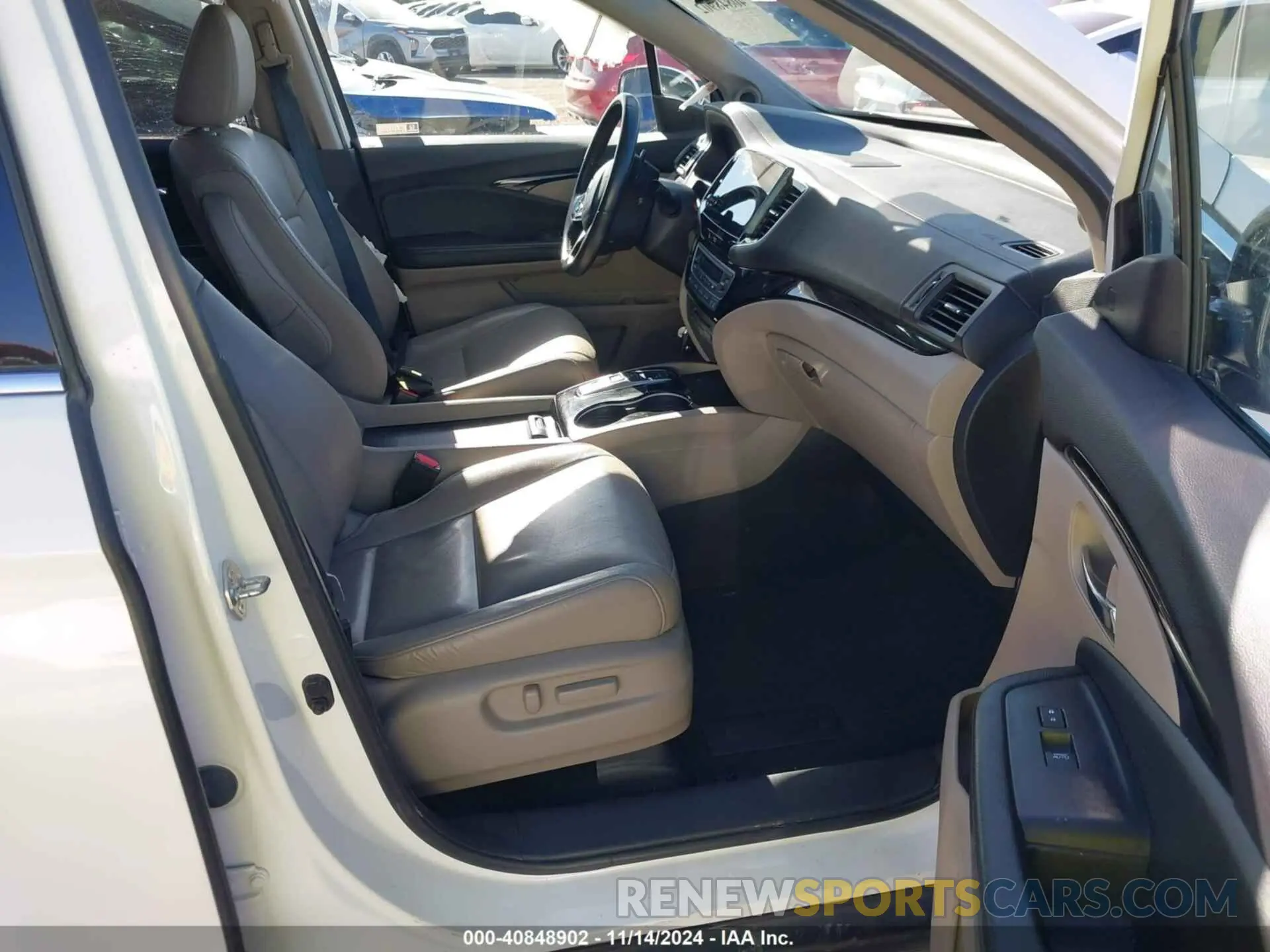 5 Photograph of a damaged car 5FNYF6H64KB039840 HONDA PILOT 2019