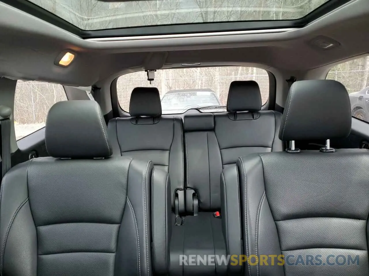 10 Photograph of a damaged car 5FNYF6H64KB503239 HONDA PILOT 2019