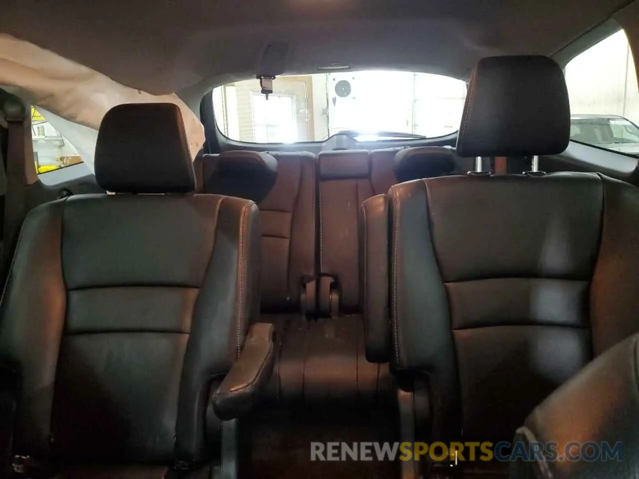 10 Photograph of a damaged car 5FNYF6H65KB092806 HONDA PILOT 2019