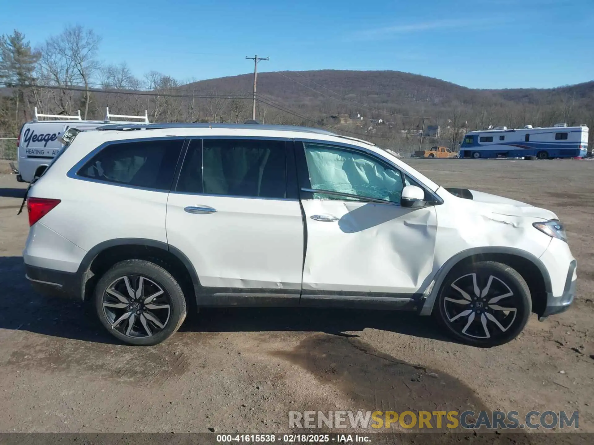 13 Фотография поврежденного автомобиля 5FNYF6H66KB073553 HONDA PILOT 2019