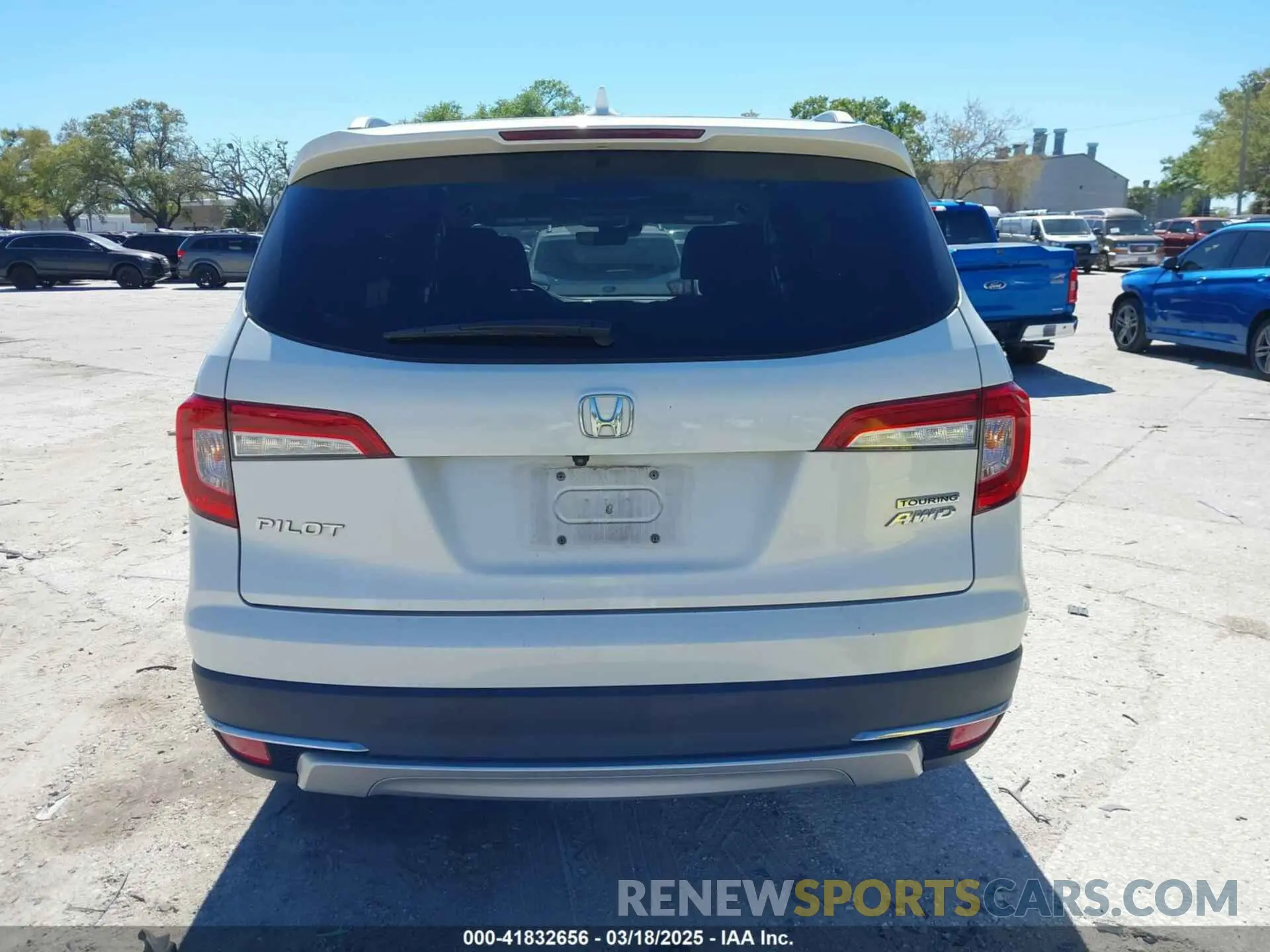 16 Photograph of a damaged car 5FNYF6H69KB067178 HONDA PILOT 2019
