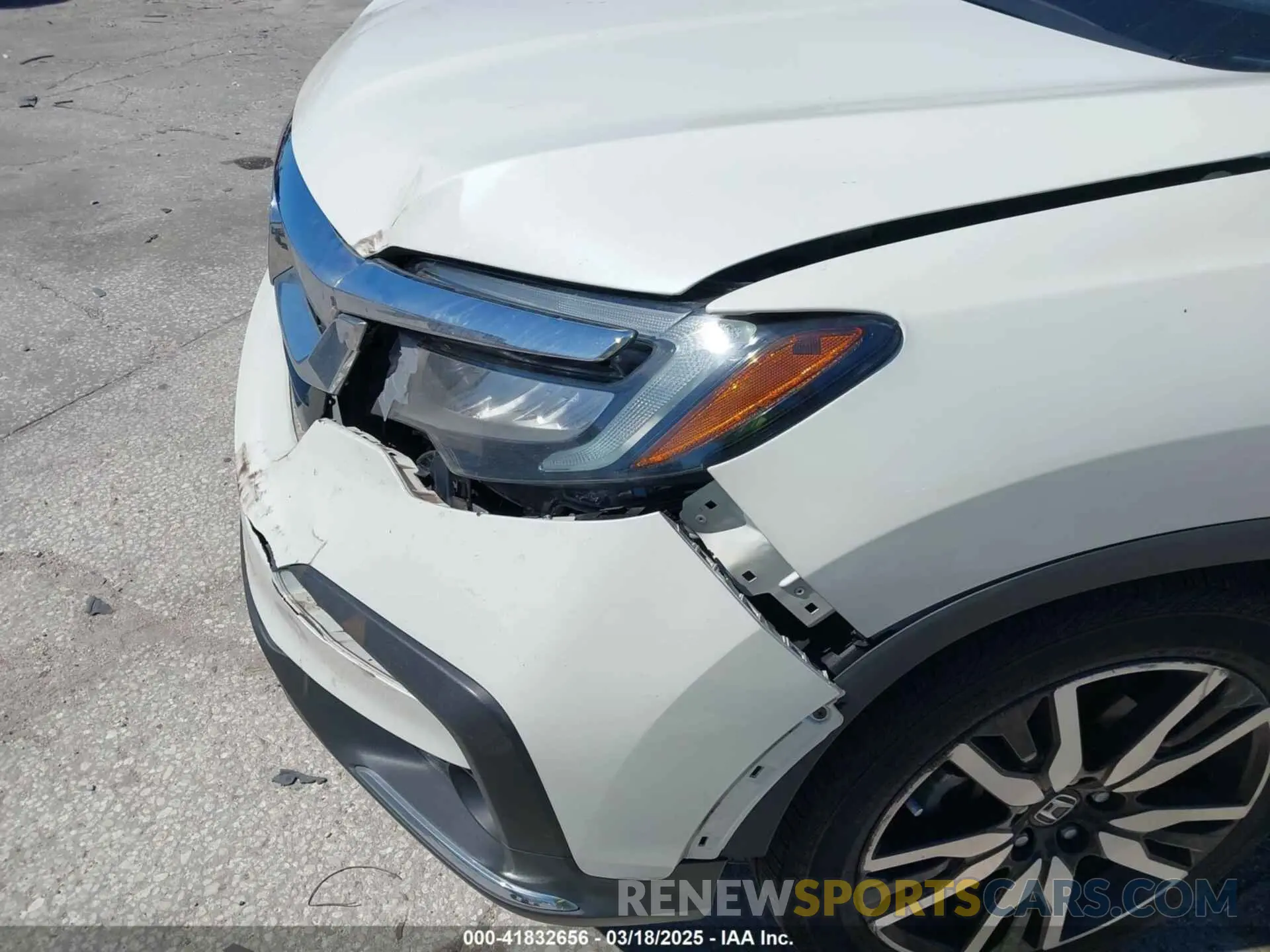 18 Photograph of a damaged car 5FNYF6H69KB067178 HONDA PILOT 2019