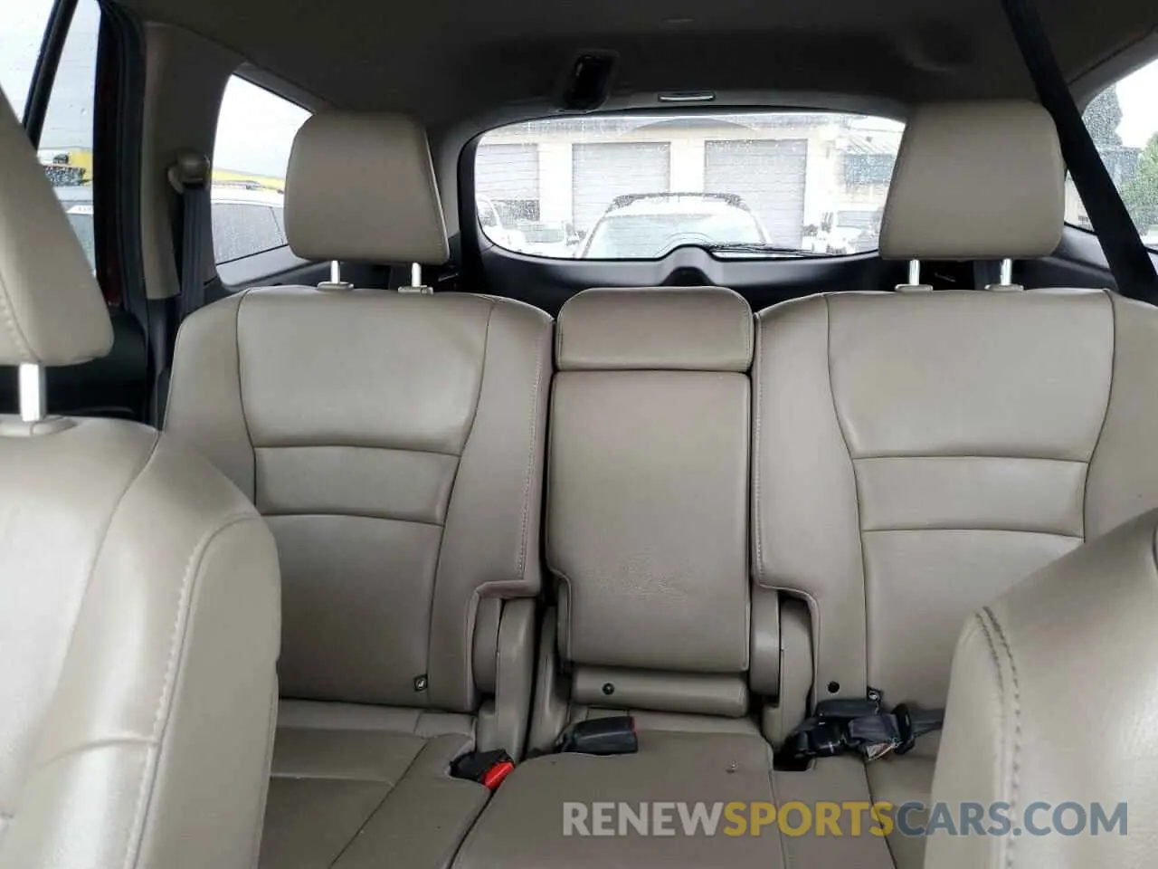 10 Photograph of a damaged car 5FNYF6H94KB056213 HONDA PILOT 2019