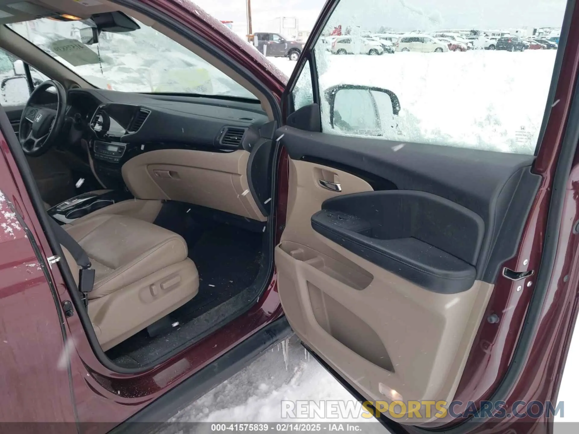 5 Photograph of a damaged car 5FNYF6H95KB036374 HONDA PILOT 2019