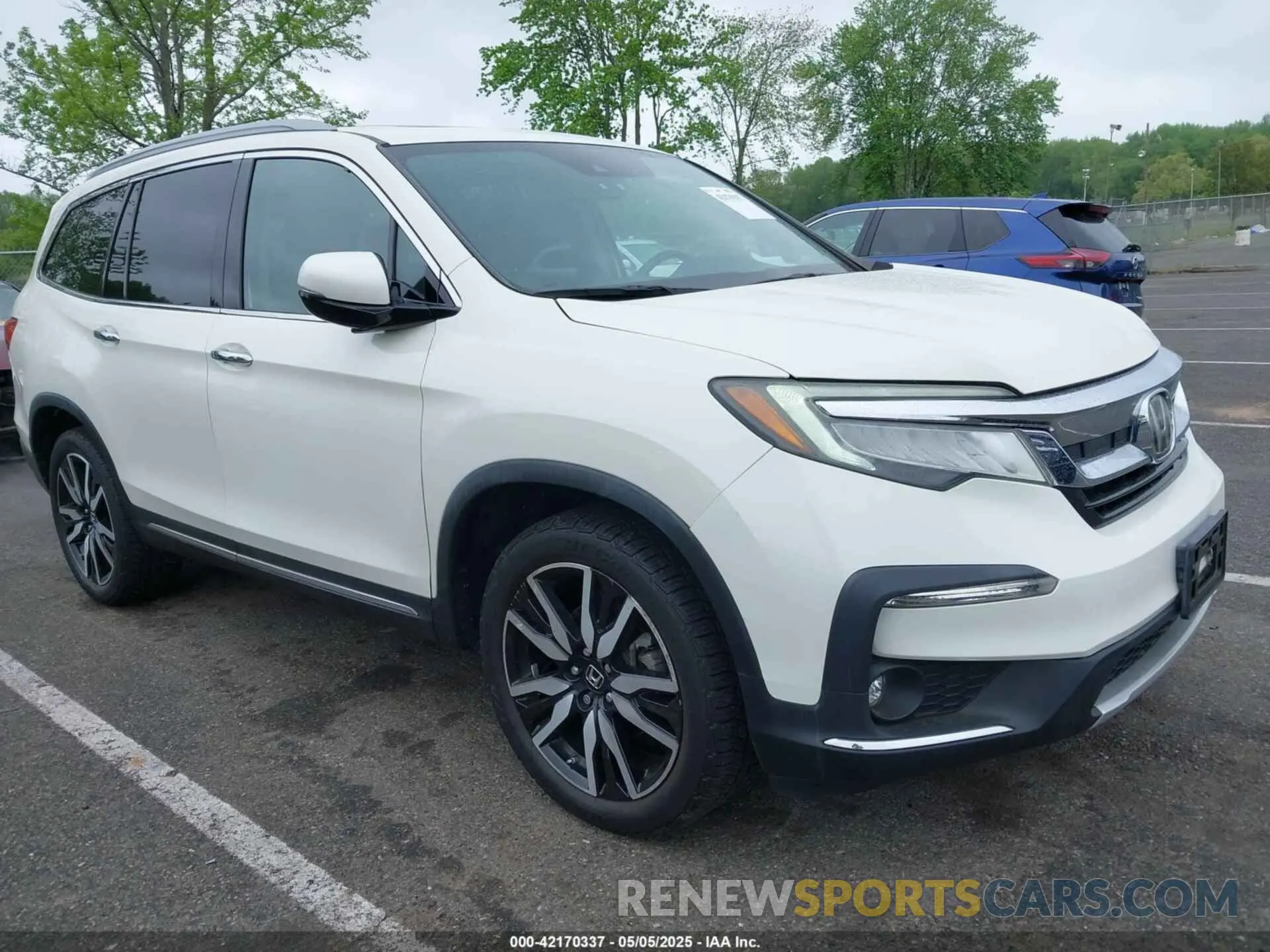 1 Photograph of a damaged car 5FNYF6H96KB000824 HONDA PILOT 2019