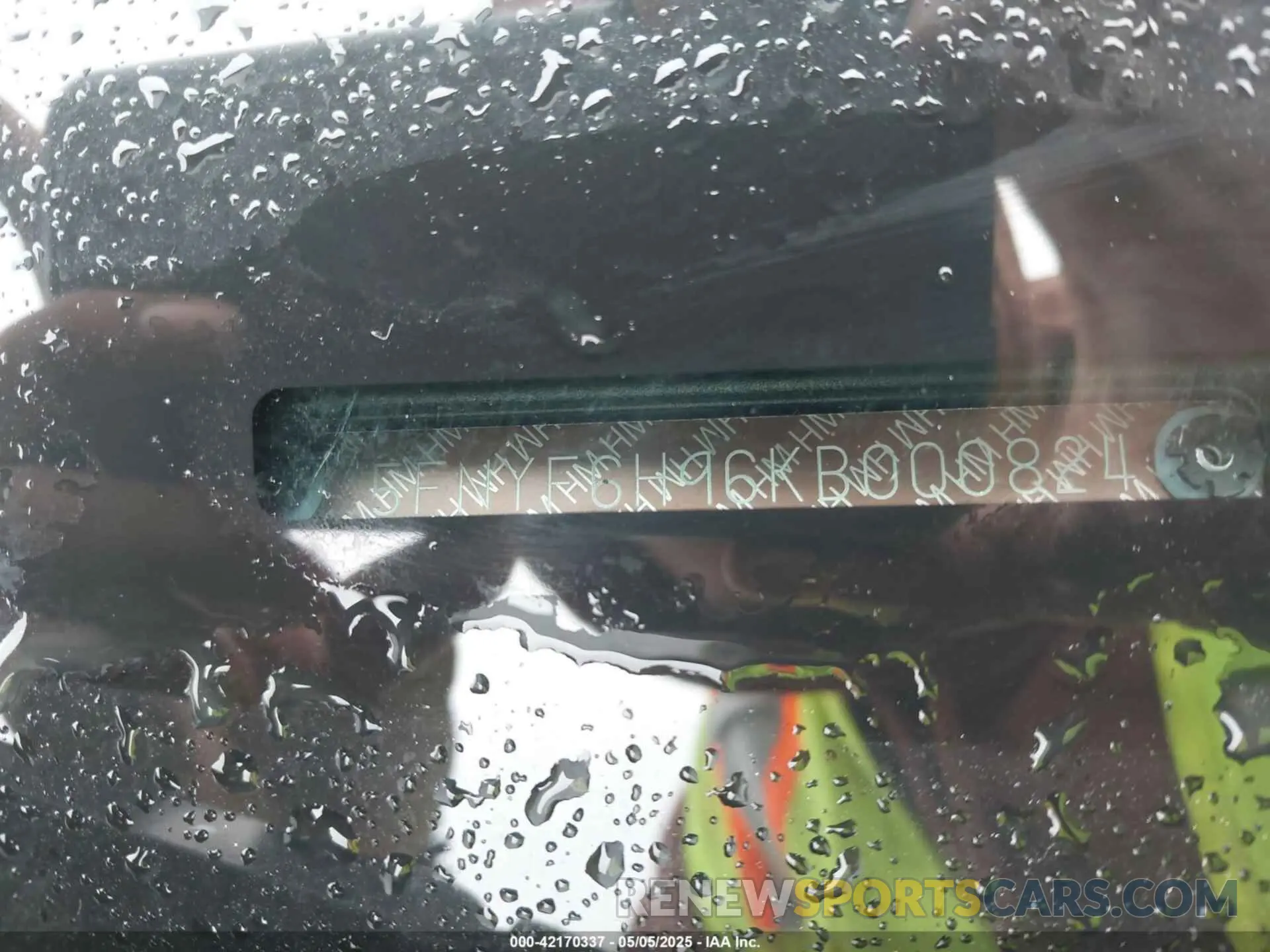 9 Photograph of a damaged car 5FNYF6H96KB000824 HONDA PILOT 2019