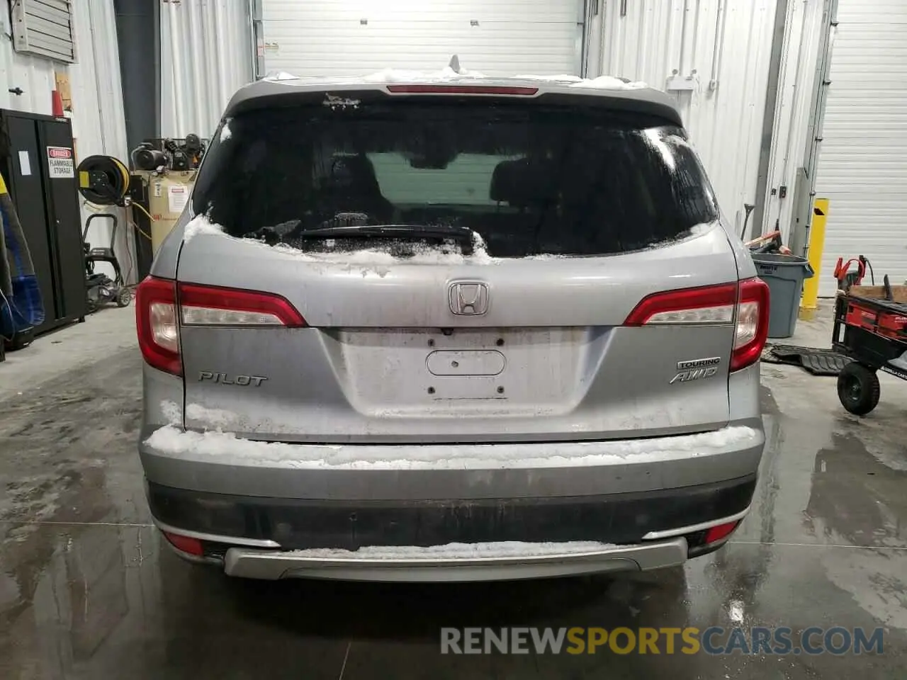 6 Фотография поврежденного автомобиля 5FNYF6H9XKB502512 HONDA PILOT 2019