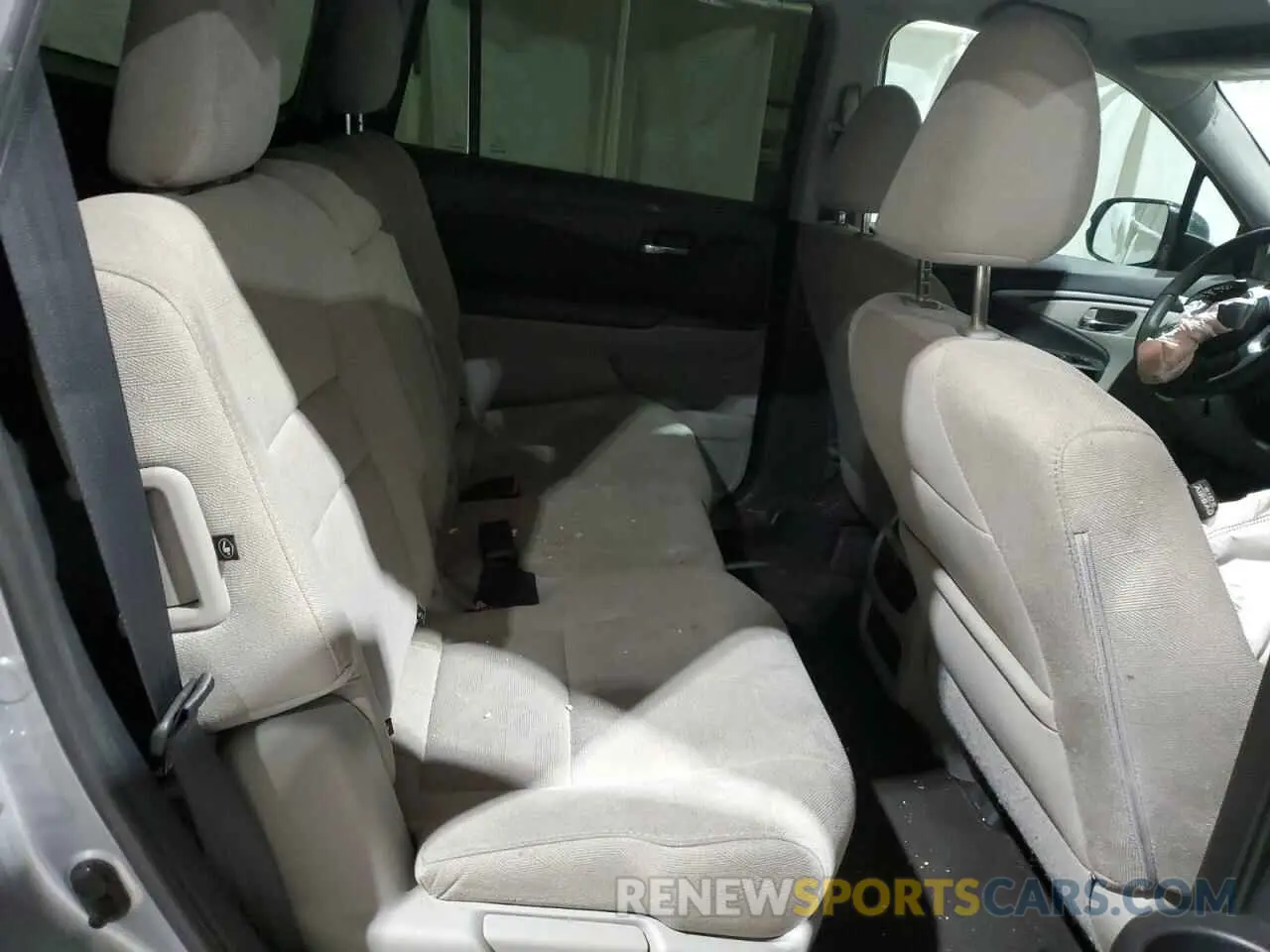 11 Photograph of a damaged car 5FNYF5H19LB025707 HONDA PILOT 2020