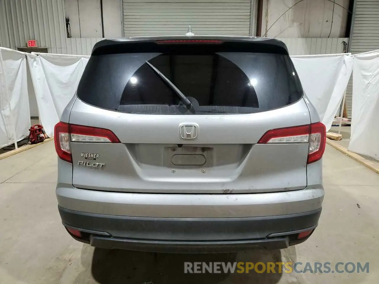 6 Photograph of a damaged car 5FNYF5H19LB025707 HONDA PILOT 2020