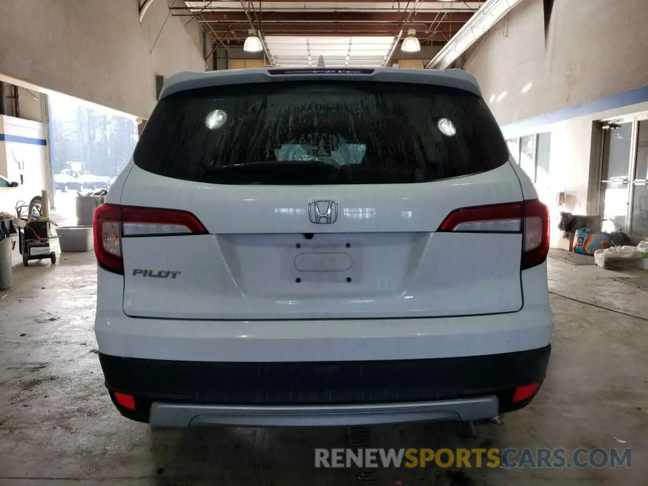 6 Фотография поврежденного автомобиля 5FNYF5H32LB025338 HONDA PILOT 2020